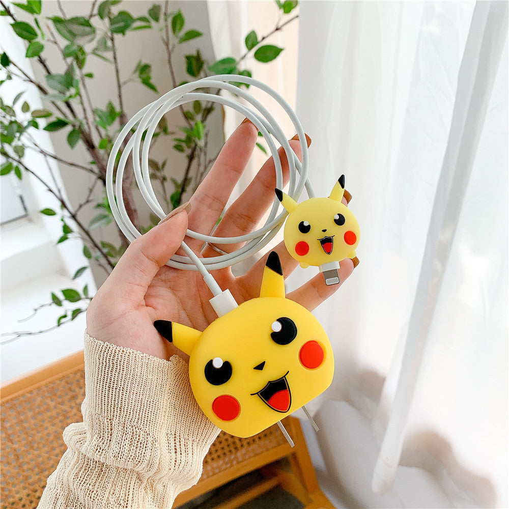 PROTECTOR 3D GOMA PARA ADAPTADOR APPLE 18W | 20W - PIKACHU