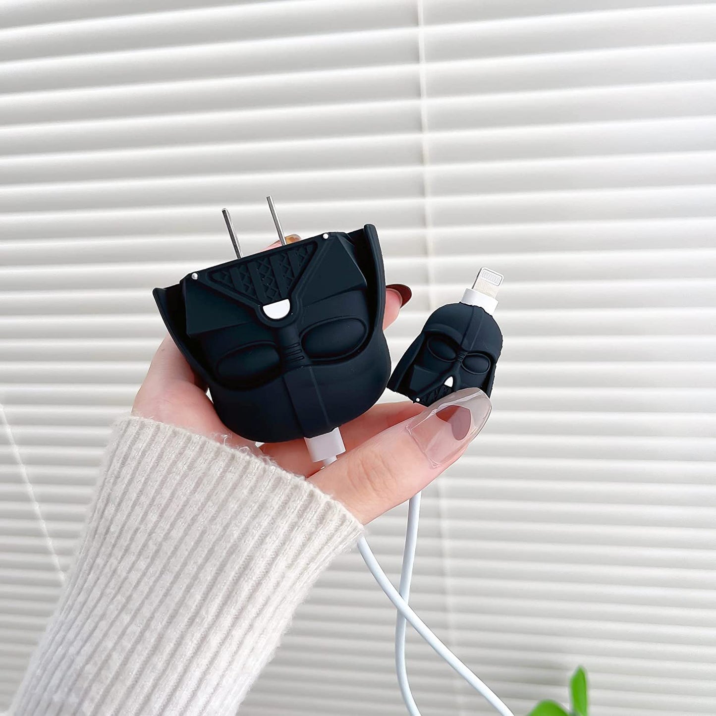 PROTECTOR 3D GOMA PARA ADAPTADOR APPLE 18W | 20W - DARTH VADER