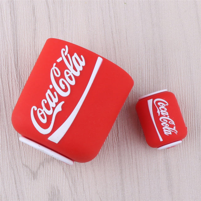 PROTECTOR 3D GOMA PARA ADAPTADOR APPLE 18W | 20W - LATA COCA - COLA